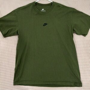 Nike Sportswear Premium Essential tee, men, medium, green